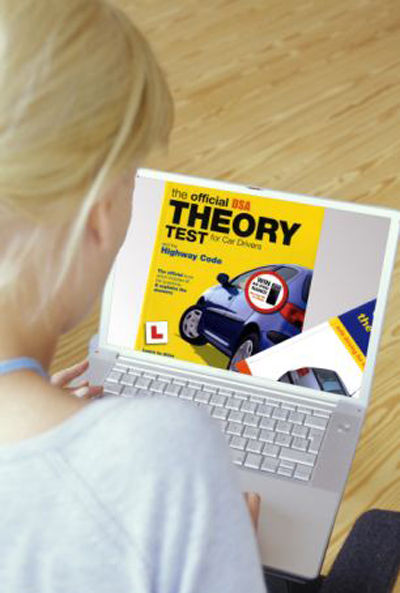 駕駛標準局的發(fā)言人稱，駕照申請通過率低證明了英國駕駛安全系數(shù)高。