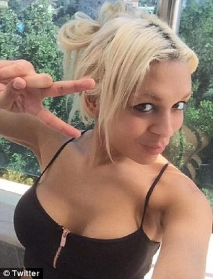 塔拉·赫德森自拍照。