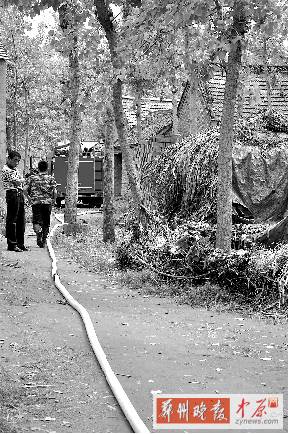 有關部門正在爆炸現(xiàn)場進行事故調(diào)查