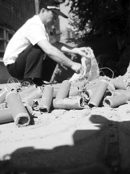 這半袋子墜子炮，多虧被及時發(fā)現(xiàn)