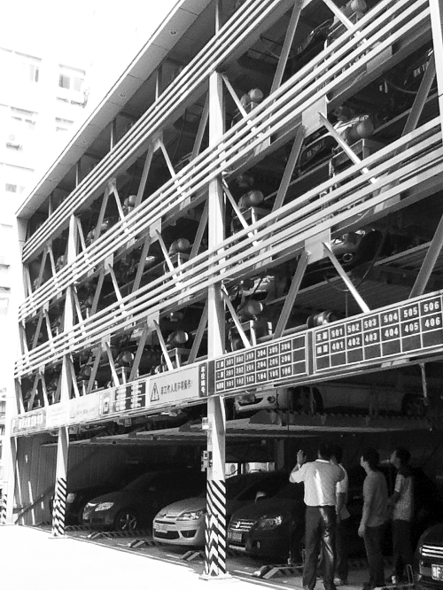 　鄭州新建的28座立體車庫，多數沒有規(guī)劃許可證