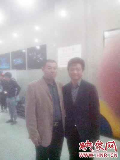 10月30日，著名節(jié)目支持人崔永元聽說了楊冠軍資助學(xué)生的事情后，通過河南衛(wèi)視，邀請其到北京見面，接受