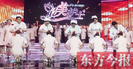 5月6日，“最美護(hù)士”的獲獎(jiǎng)?wù)呓o新護(hù)士授帽