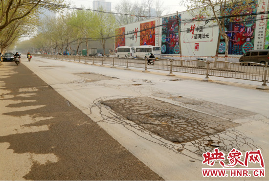 南陽路因?yàn)榈罔F將要施工而暫緩大修。