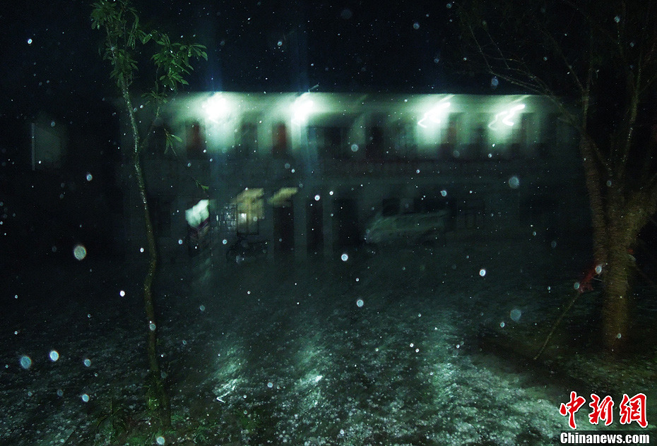 貴州省貴定縣鐵廠鄉(xiāng)遭受百年來(lái)最嚴(yán)重的冰雹災(zāi)害：造成直接經(jīng)濟(jì)損失1473萬(wàn)元。