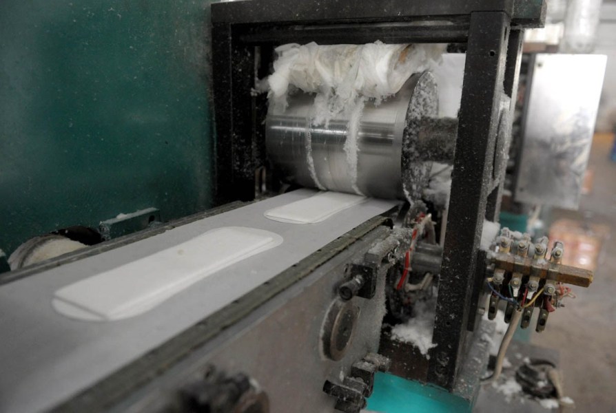 窩點(diǎn)制售山寨衛(wèi)生巾