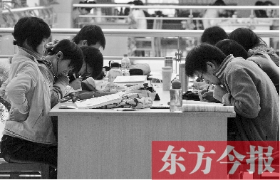 專家認為，內(nèi)地高校對學(xué)生創(chuàng)造性、自主性的培養(yǎng)不及港校