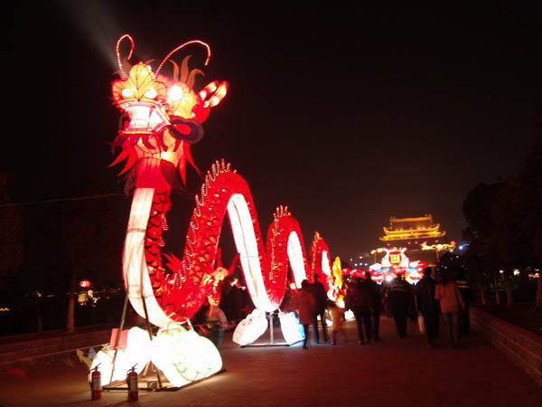 2014年中國(guó)·開(kāi)封龍亭大型迎春燈會(huì)璀璨開(kāi)幕