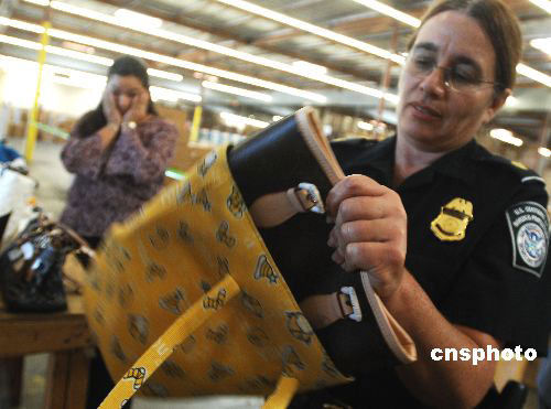 出國(guó)旅游海關(guān)檢查有講究 啥能帶啥不能帶？