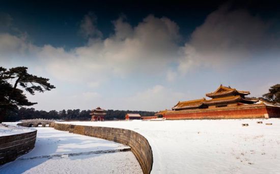 厚厚的積雪，萬(wàn)籟俱寂