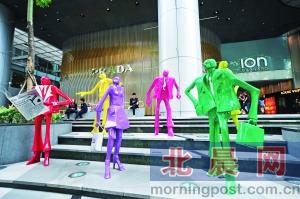 烏節(jié)路上大牌云集。