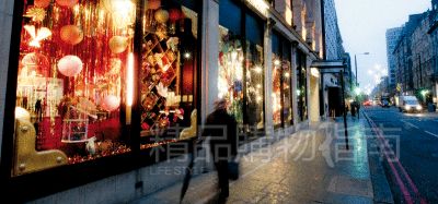 在圣誕節(jié),即使window shopping也很美好。