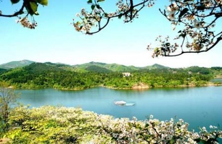 “醉美新娘—留住生命中最美好的瞬間”活動正式啟動,報(bào)名參加贏取免費(fèi)拍攝婚紗照的機(jī)會 “醉美新娘—留住生命中最美好的瞬間”活動正式啟動,報(bào)名參加贏取免費(fèi)拍攝婚紗照的機(jī)會