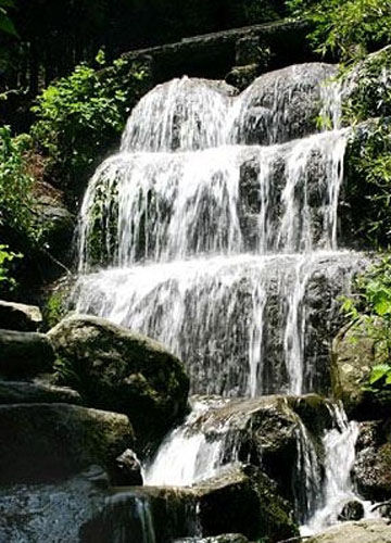 清涼夏日我做主 盤點(diǎn)中國(guó)六大避暑瀑布