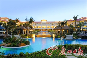 溫泉酒店全景氣派輝煌。