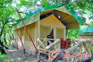 　　肯尼亞馬賽馬拉費(fèi)爾蒙帳篷酒店。