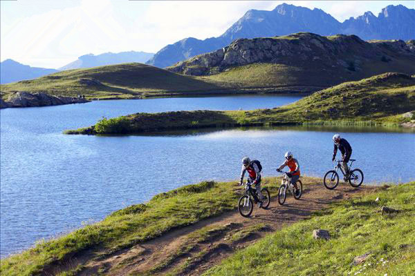騎單車(chē)游世界 騎單車(chē)游世界