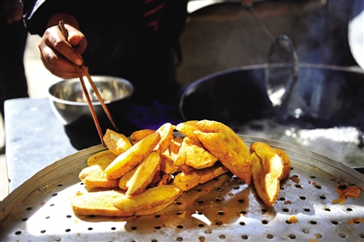 陜北特色小吃黃炸糕。