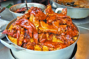 青巖古鎮(zhèn)的豬腳。