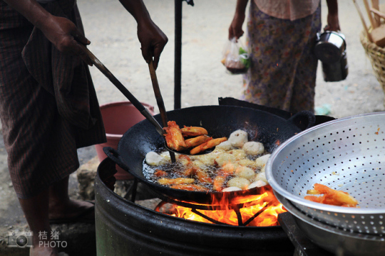 緬甸，繽紛的街邊平民小吃