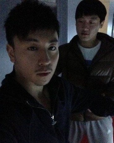 釋小龍與工作人員之前的合影。（資料圖）