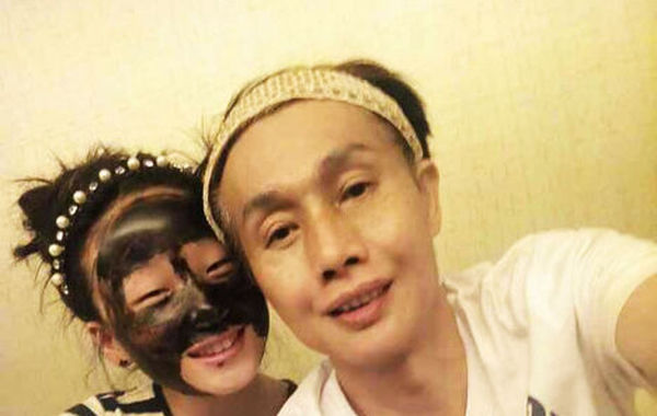 據(jù)悉，2011年，鄧建國在廣州舉行婚禮迎娶90后“干女兒”黃梓琪。