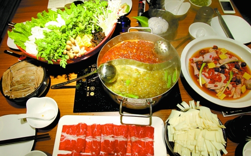 山西火鍋店爆炸事件后，鄭州用電磁爐的火鍋店生意火爆。