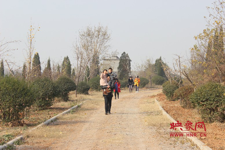 猜猜大家興高采烈的去哪？