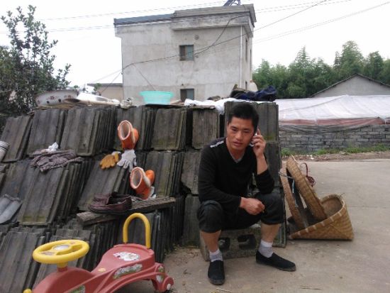 張輝忙于電話找工作，表示將自食其力。