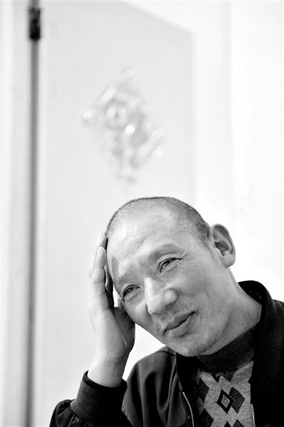 因涉嫌一起奸殺幼女事件，李懷亮被羈押近12年，三次審判，三次因“證據(jù)不足”被撤銷。 本版圖片均為資料圖片