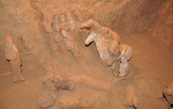 陜西省文物局對外公布了日前發(fā)掘的唐代女官上官婉兒墓葬的照片。