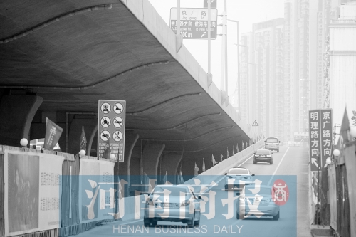 隴海路高架大學(xué)路南側(cè)西向東上橋匝道，后天就要封閉了
