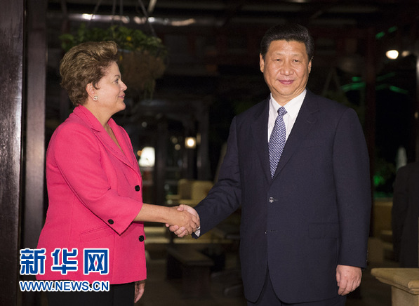 3月27日，國家主席習近平在南非德班會見巴西總統(tǒng)羅塞夫。新華社記者 蘭紅光 攝