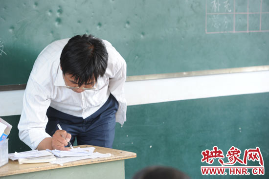 圖為王格現(xiàn)在課堂上。