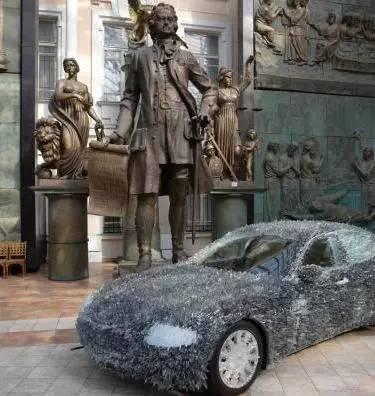 驚！車主用玻璃渣改裝瑪莎拉蒂