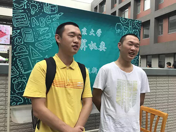 雙胞胎兄弟陳于勤、陳于思。