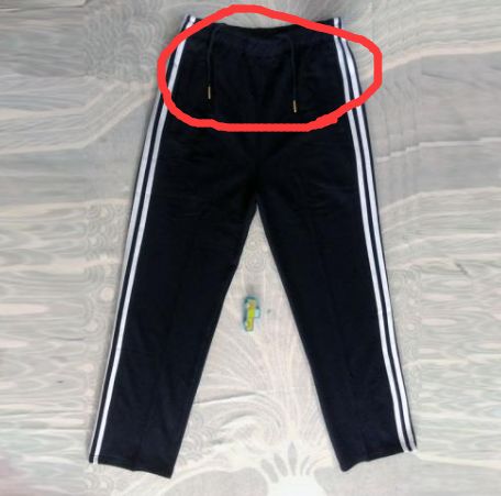 嚇哭！6歲男孩被夾斷手指 罪魁禍?zhǔn)拙故切７? oldsrc=