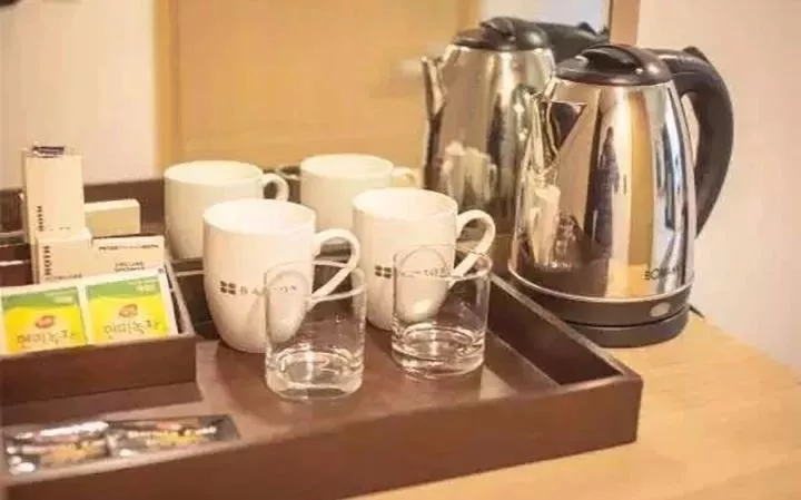 太惡心！女游客竟用酒店燒水壺煮自己的臟內(nèi)褲