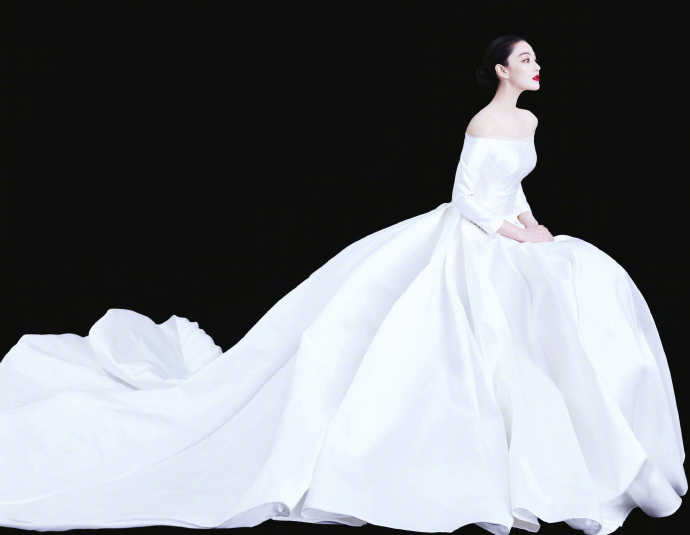 張馨予的婚紗成了淘寶爆款，知道價(jià)格后讓人大跌眼鏡！