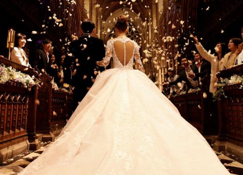 張馨予的婚紗成了淘寶爆款，知道價(jià)格后讓人大跌眼鏡！