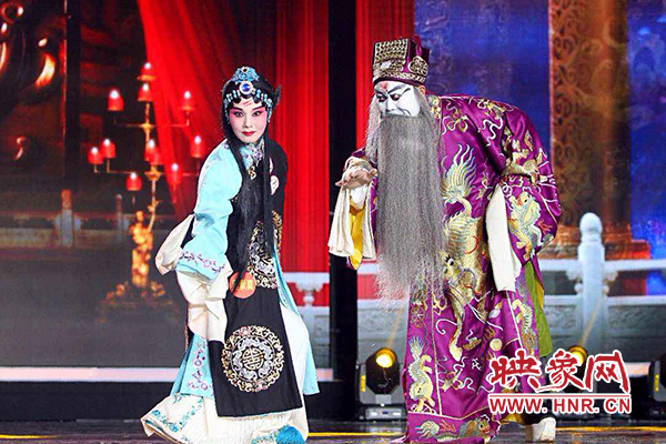 《梨園春》"中國豫劇百團爭霸"總決賽舉行 獻禮建黨95周年 《梨園春》"中國豫劇百團爭霸"總決賽舉行 獻禮建黨95周年