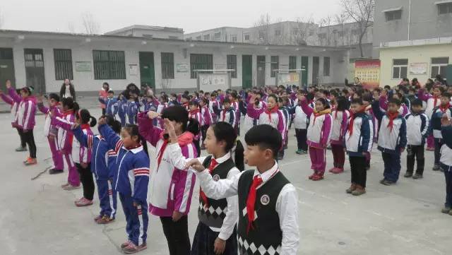 關(guān)愛留守兒童送溫暖，帶去我們冬日的關(guān)愛