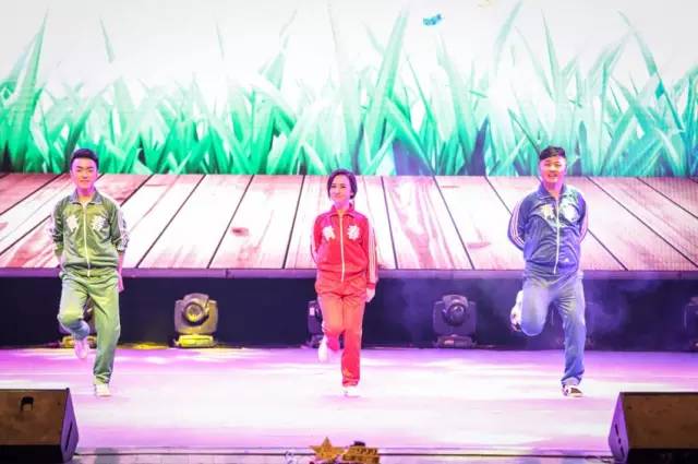 趙帥、夢茹、樂天 舞蹈《咱們屯里的人》