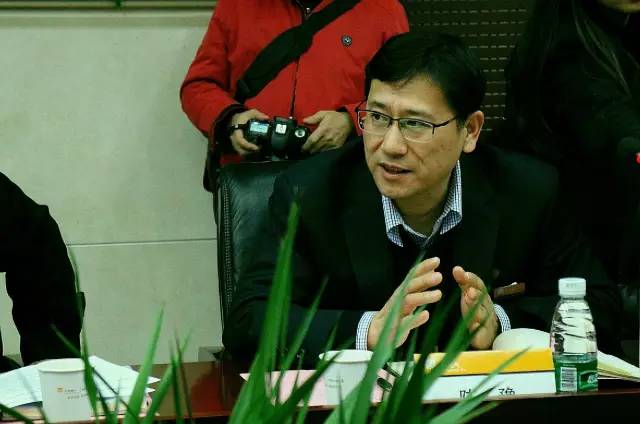 互動結(jié)束后華潤燃?xì)獾年愒タ傄矊Ω魑贿_(dá)人們提出的問題一一作出解答，可是讓大家伙兒們相當(dāng)滿意呢！