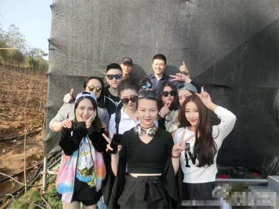 能認出幾位超女？王佳月和其他兩位超女本周就要前往長沙咯