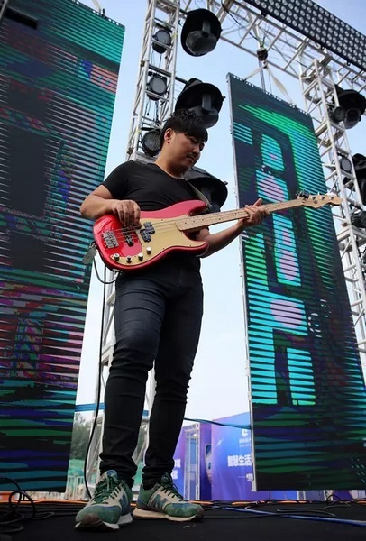 辛苦樂隊老師，你們跟我們一起，共同見證了時光音樂節(jié)是如何一步步成長至今的。