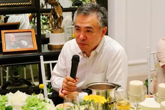 就藝術(shù)品投資收藏、人工智能、基因檢測等話題，劉東曉博士一一做了分析講解。