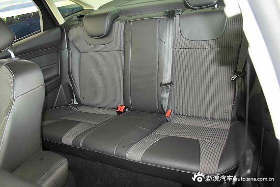 　福克斯兩廂經(jīng)典1.8MT 時(shí)尚型