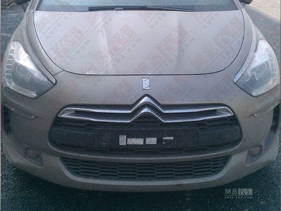 預(yù)計(jì)售25-30萬元 國產(chǎn)版DS5無偽諜照曝光