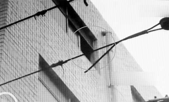 9月8日，鄭州航海路，一小伙兒因找不到工作跳樓輕生 視頻翻拍